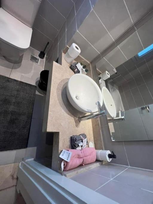 Luxury 1br With Garden Caïro