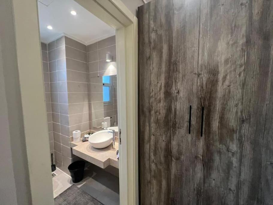 Luxury 1br With Garden Caïro