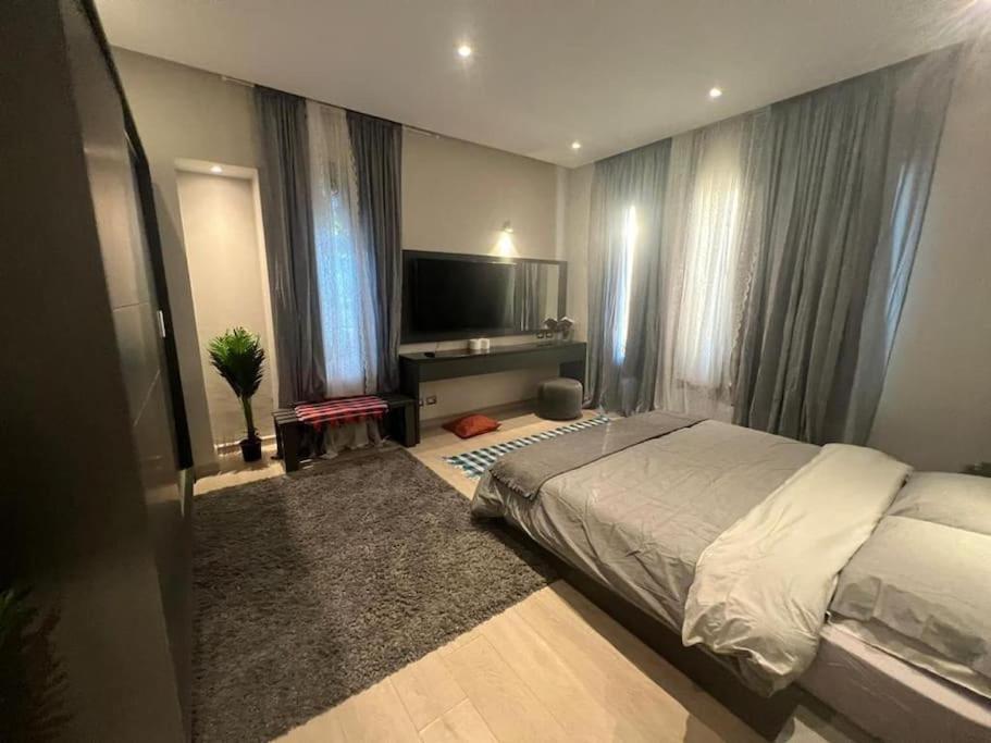 Luxury 1br With Garden Apartment Cairo