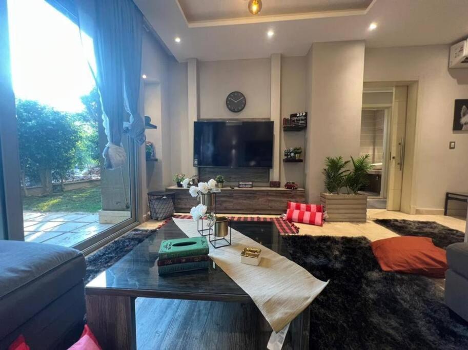 Luxury 1br With Garden Apartment
